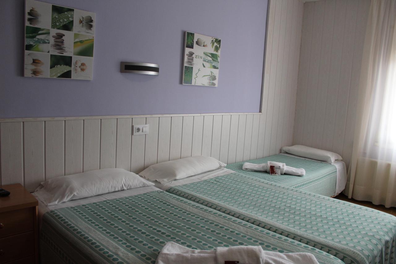 Hostal Fabrellas Caldes de Malavella Eksteriør bilde